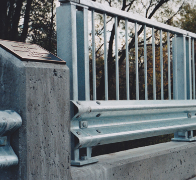 Guardrails in galvanized steel in Canada